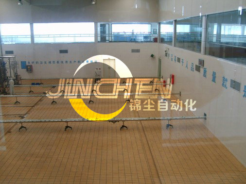 穿过墙体的平顶链输送机
