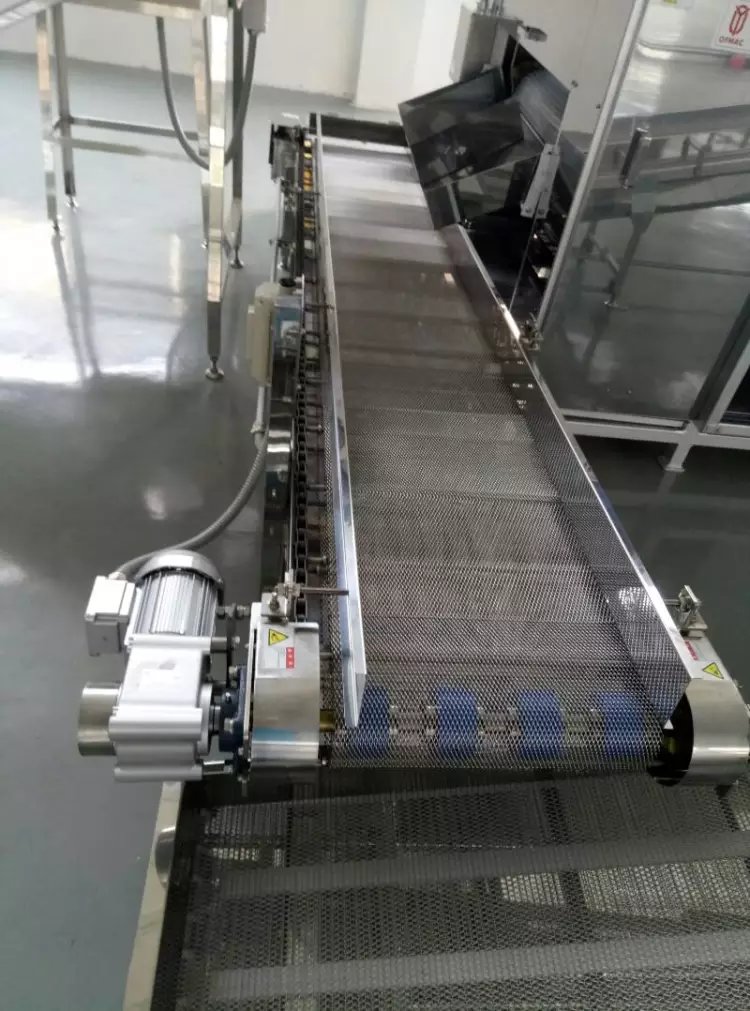 水平的金属网带输送机